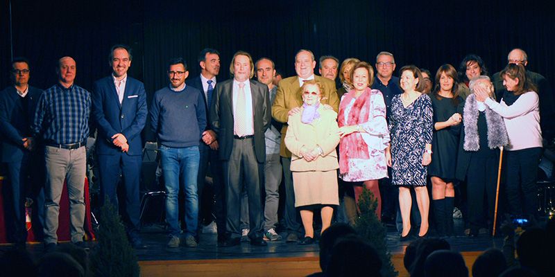 El Ayuntamiento pone en valor la labor, los méritos y dedicación al pueblo de vecinos de El Casar y Mesones