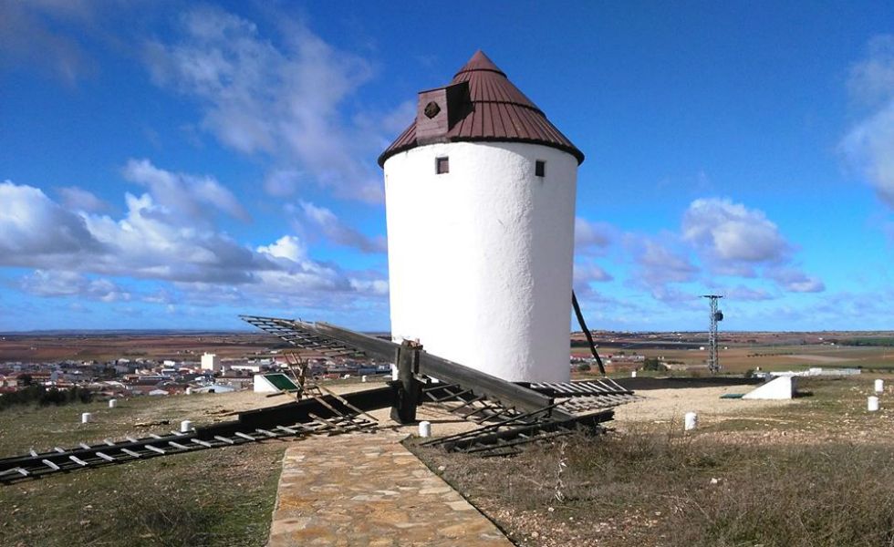 El fuerte viento rompe el eje y las aspas de un molino en Mota del Cuervo 1 16508563 405390596471334 9080397938097879975 n