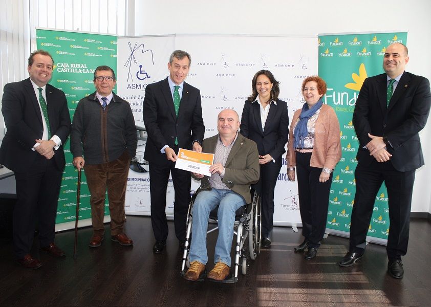 Caja Rural Castilla-La Mancha entrega una ayuda Workin a Asmicrip por su servicio de transporte adaptado 3 Caja Rural Castilla-La Mancha entrega una ayuda Workin a Asmicrip por su servicio de transporte adaptado