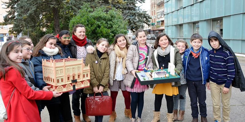 Escolares de Ciudad Real exponen en la Facultad de Educación sus propuestas a problemas de la ciudad