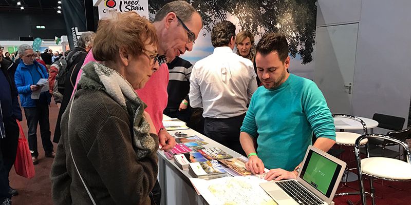 Castilla-La Mancha presenta con éxito su oferta de turismo activo, senderismo y cicloturismo en la feria Fiets en Wandelbeurs