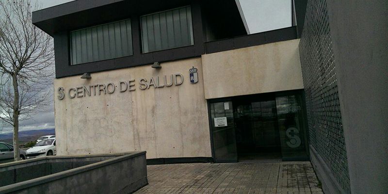 Ramírez, como concejal de El Casar, exige a la Junta mayor inversión en medios materiales y humanos para el centro de salud