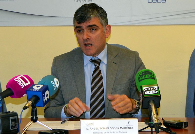 Godoy pide a Prieto y a los diputados del PP que sean sensibles a la necesidad que tienen muchos desempleados de que el Plan de Empleo salga adelante