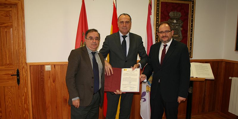 Junta y Ayuntamiento de Tarancón firman el convenio ORVE para el acceso al Registro Electrónico Común