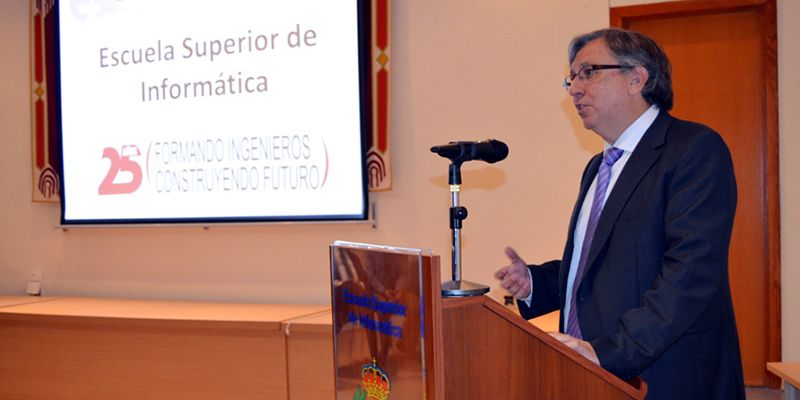 Los catedráticos de la UCLM Juana Rodríguez y Juan Carlos López, asesores de la Comisión Nacional Evaluadora de la Actividad Investigadora