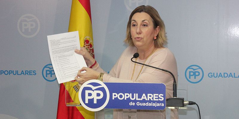 Valmaña señala la diferencia: “Mientras Rajoy gobierna y trabaja para España, Page se dedica a hacer campaña para sus intereses personales”