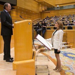 La nueva senadora por Guadalajara Marta Valdenebro acata la Constitución