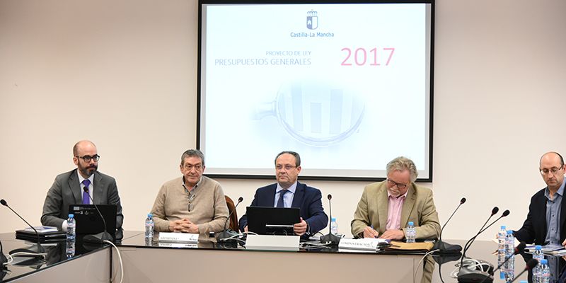 Ruiz Molina asegura que las condiciones retributivas de los empleados públicos mejorarán con el presupuesto de 2017