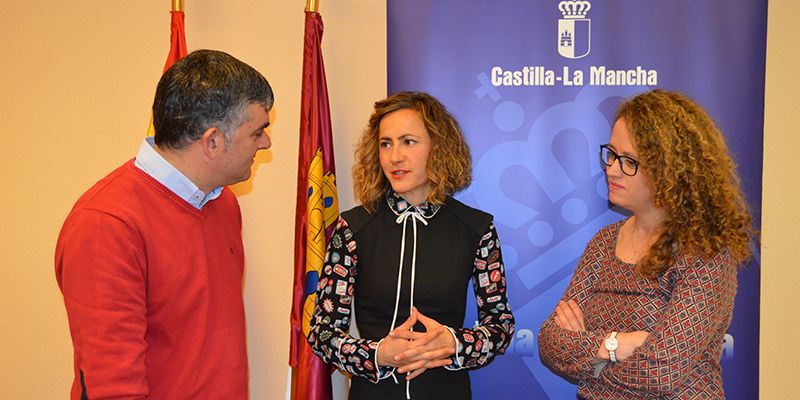 Sonia Plaza, de Cuenca, y Pilar Menéndez, de Guadalajara, galardonadas por su trayectoria personal y profesional en favor de la igualdad 1 Recepción Sonia Plaza