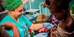 Una cirujana del Hospital de Guadalajara ha participado en una campaña quirúrgica en Kenia a través del proyecto ‘Cirugía en Turkana’