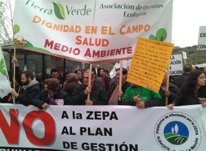 Unas 500 personas piden a la Junta que resuelva problemas de la agricultura ecológica