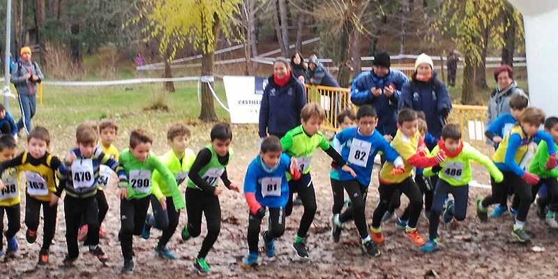 Doce inscritos en la Escuela Municipal de Atletismo Alovera