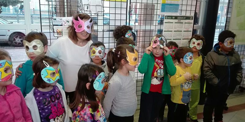 La biblioteca de Alovera se viste de Carnaval