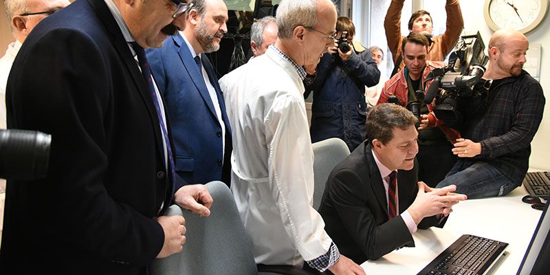 El PP denuncia el “paripé” de Page en Cuenca: no ha visitado una nueva resonancia magnética sino la actualización de su software