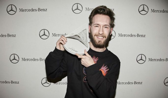 Juan Carlos Pajares triunfa en la novena edición del premio Mercedes Benz Fashion Talent