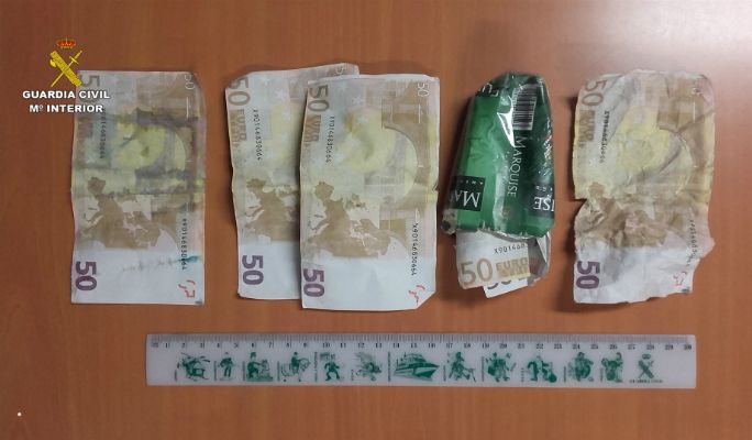 Detenido un hombre en Las Pedroñeras por pagar con un billete falso