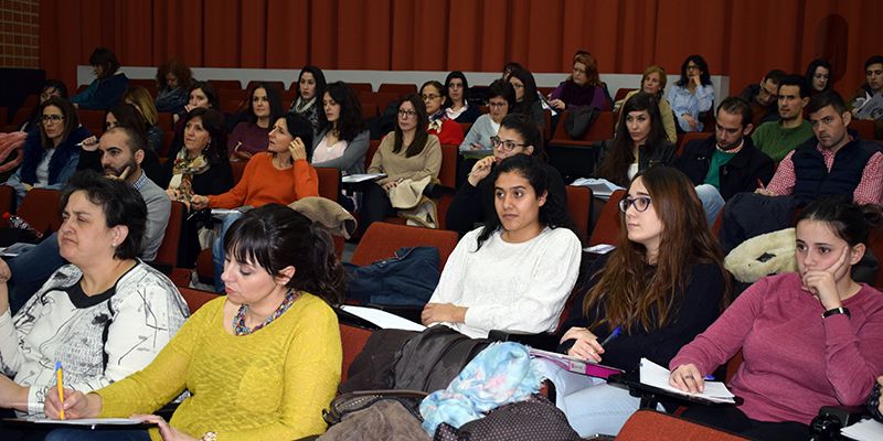 Un seminario analiza el impacto social de los menores que son víctimas de violencia