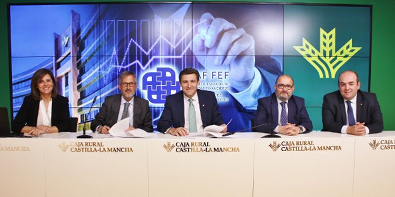 500 profesionales de Caja Rural CLM se certificarán como asesores financieros con el IEAF