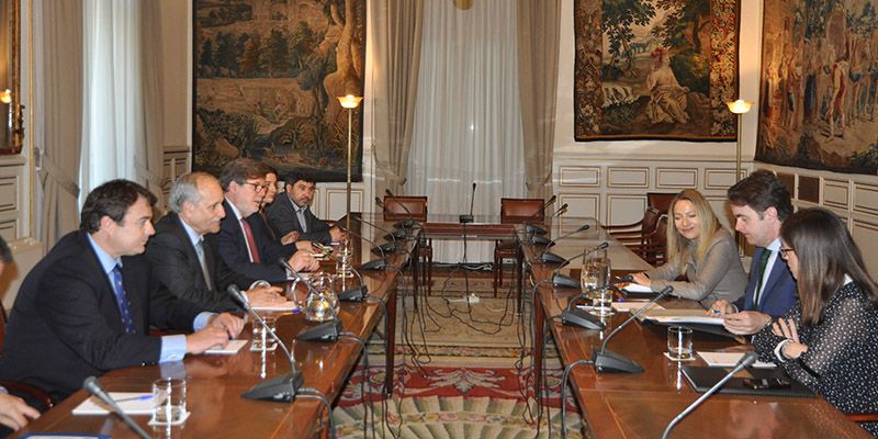 Bermúdez de Castro atiende las reivindicaciones de Cuenca, Soria y Teruel para combatir la despoblación