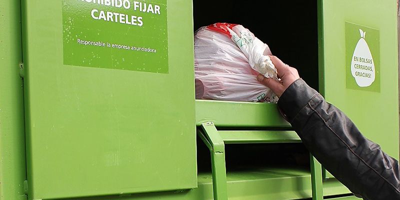 Los vecinos de Valdeluz reciclaron 6.200 kilos de ropa y calzado en los contenedores de Humana en 2016