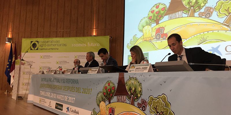 El vicepresidente de Globalcaja, Rafael Torres, participa en la clausura de la jornada sobre la PAC organizada por Cooperativas Agroalimentarias de C-LM