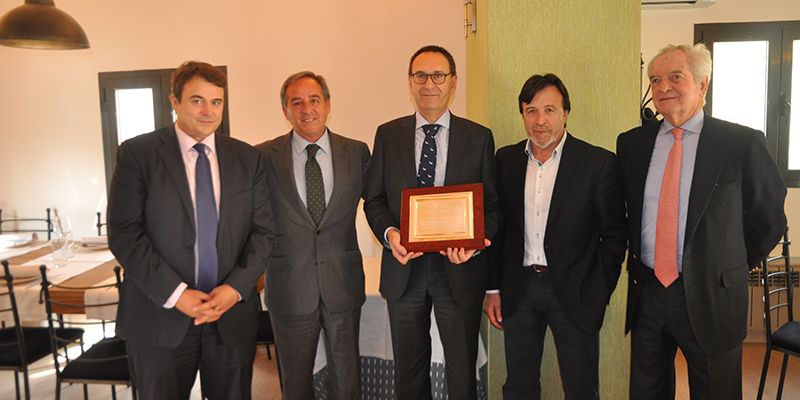 CECAM reconoce a Abraham Sarrión su labor como vicepresidente de la Confederación