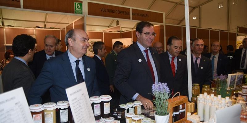 Latre: “Apoyar al sector apícola es contribuir al desarrollo socioeconómico de nuestra provincia”