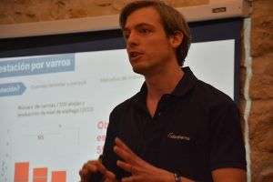 La Varroa destructor centra el interés de las ponencias en la jornada de tarde de la Feria Apícola de Pastrana
