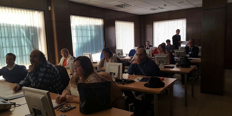 Una veintena de empresarios de Tarancón se forman sobre marcas y patentes