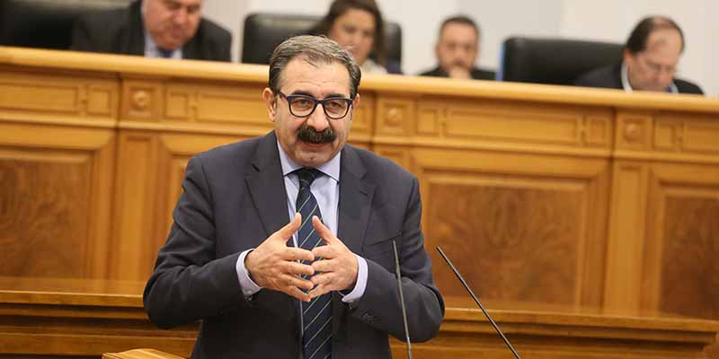 La Junta apuesta por la transparencia, el aumento de plantillas y la renovación tecnológica para reducir las listas de espera