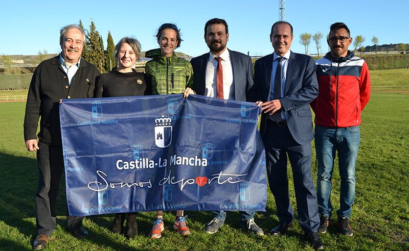 Más reconocimientos a Ana Lozano ahora el Gobierno regional