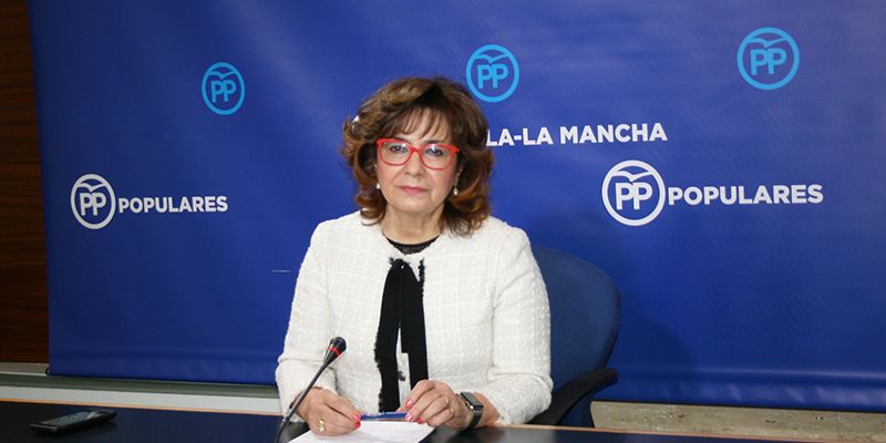 Ni por una, ni por dos... El PP presenta hasta diez razones por las que Page debe cesar al consejero de Sanidad