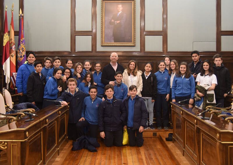 Escolares de la ESO del Colegio Maristas visitan el Palacio Provincial de Guadalajara