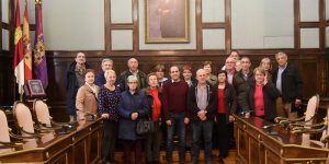 Un grupo del Centro Manolito Taberné visitan el Palacio Provincial de Guadalajara