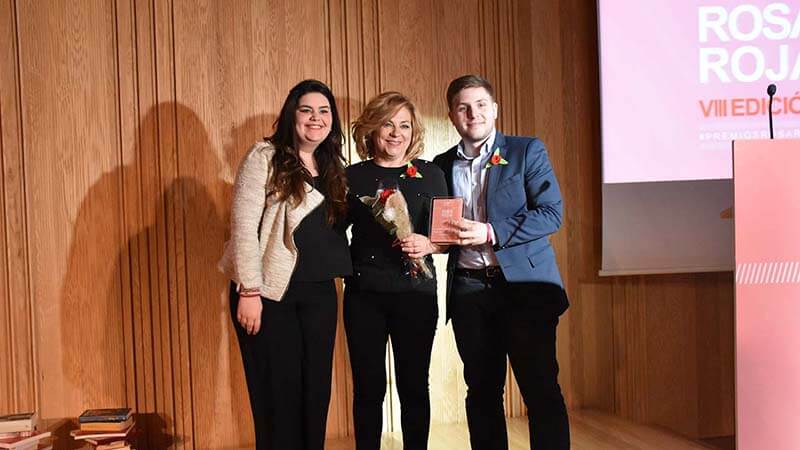 Elena Valenciano, Julia Gómez de Fez y la Asociación de Mujeres ‘Maribel Aguado’, galardonadas en los VIII Premios ‘Rosa Roja’