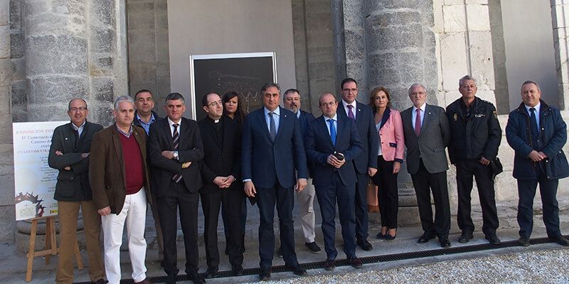 El Claustro de la Catedral acoge la exposición de fotografía del IV Centenario de la Procesión Camino del Calvario