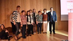 Elena Valenciano, Julia Gómez de Fez y la Asociación de Mujeres ‘Maribel Aguado’, galardonadas en los VIII Premios ‘Rosa Roja’