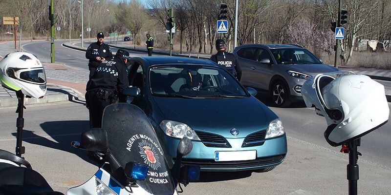 Un total de 111 conductores de los 123 vehículos inspeccionados en Cuenca durante la Campaña Especial de Control usaban cinturón de seguridad