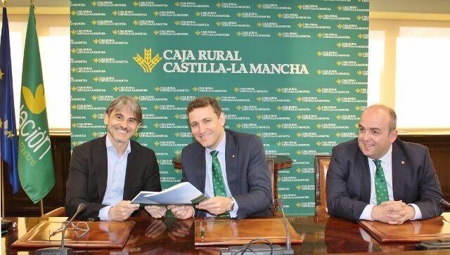 Caja Rural CLM suscribe un convenio con ICEA para proporcionar formación a sus profesionales