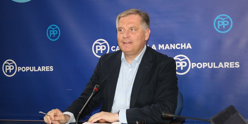 Cañizares lamenta que Page siga a los pies de Podemos rogándoles apoyo para los presupuestos