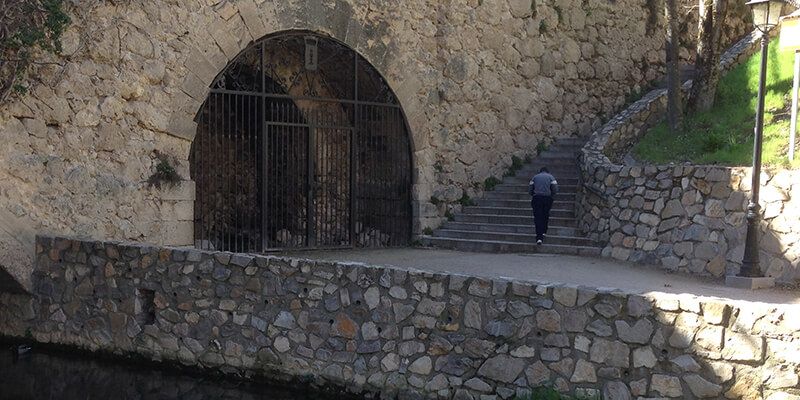 Cs Cuenca pide la apertura del ojo cegado del Puente de la Trinidad para comunicar los paseos del Júcar y el Huécar