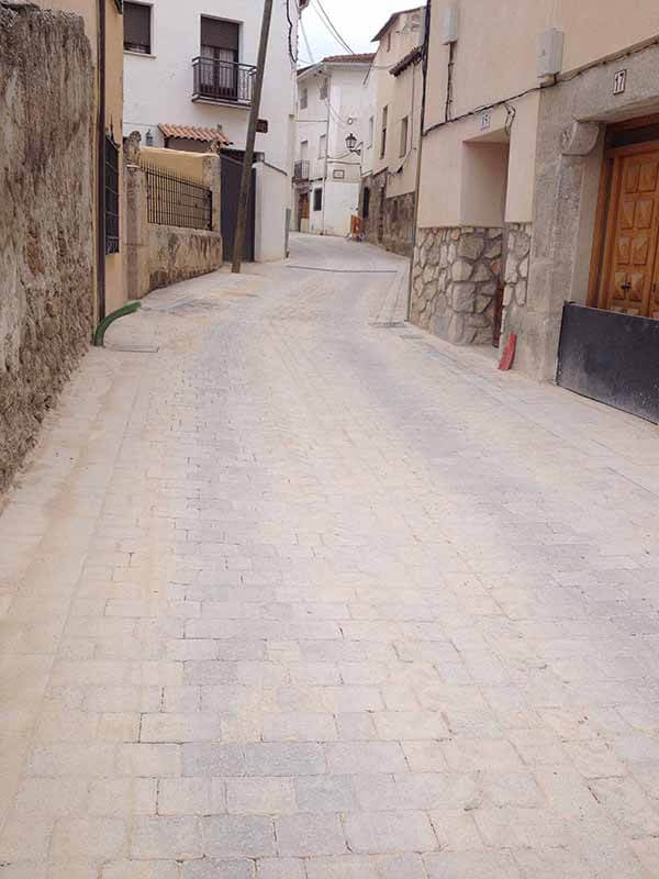 El Ayuntamiento de Almonacid de Zorita continúa la reforma del casco urbano