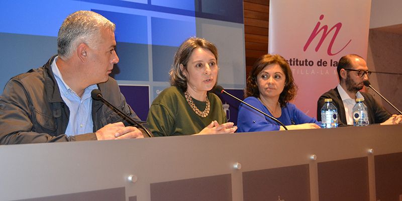 El Instituto de la Mujer y el Colegio de Psicología forman a profesionales para atender a víctimas de violencia de género, principalmente a sus hijas e hijos