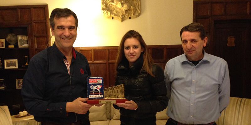 Eladio Freijo felicita, en nombre de Ayuntamiento y de Guadalajara, a Marta Martínez y a Lydia García