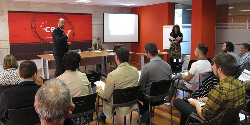 Emprendedores y empresarios se informan en Guadalajara de las líneas de financiación de CDTI