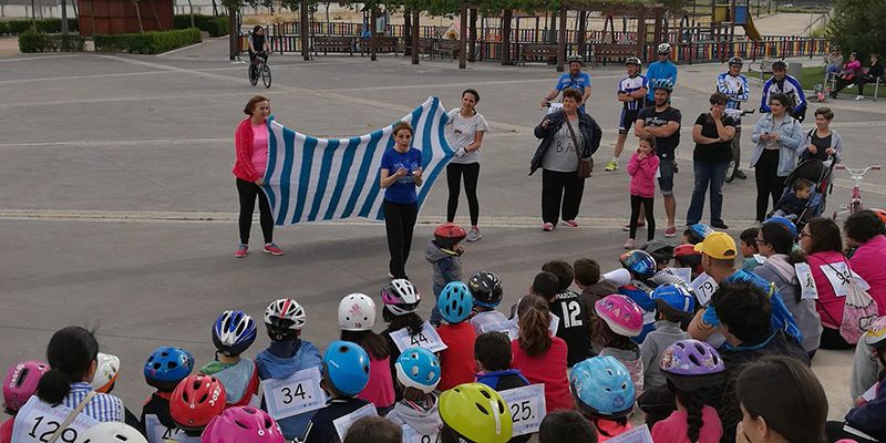 Gran participación y pasión por escuchar Cuentos, en el I Bicicuentos de Yunquera de Henares