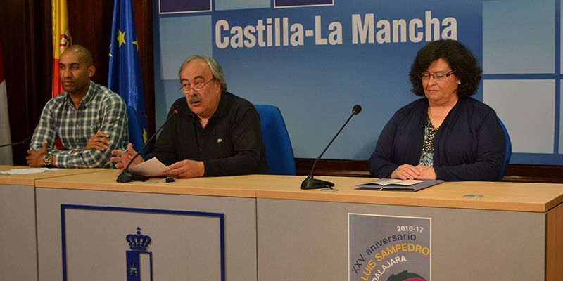 La Junta felicita al IES José Luis Sampedro que celebra su 25 aniversario en el año del centenario del nacimiento del escritor