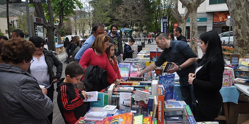 La Plaza de la Hispanidad de Cuenca se llena de letras este sábado