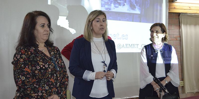 Paloma García Casado asiste en el IES Fernando Zóbel a una charla de la directora de la AEMET de Castilla-La Mancha
