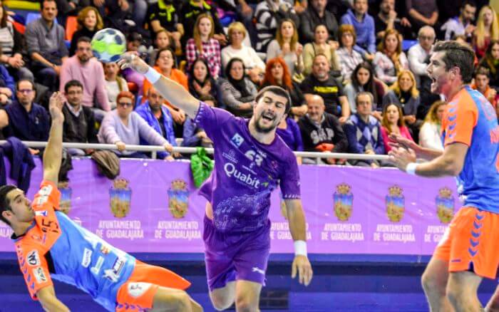 Quabit Guadalajara se enfrenta a un Bidasoa en buena dinámica